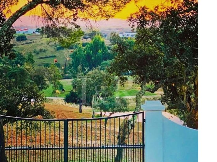 Image No.40-5 Bed Farmhouse for sale