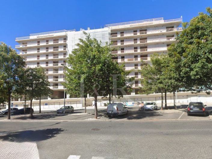 Image No.10-1 Bed Apartment for sale