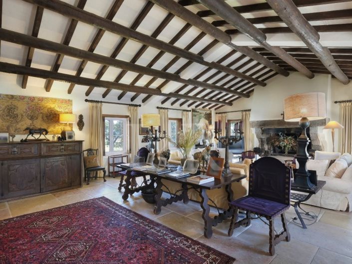 Image No.10-6 Bed Farmhouse for sale