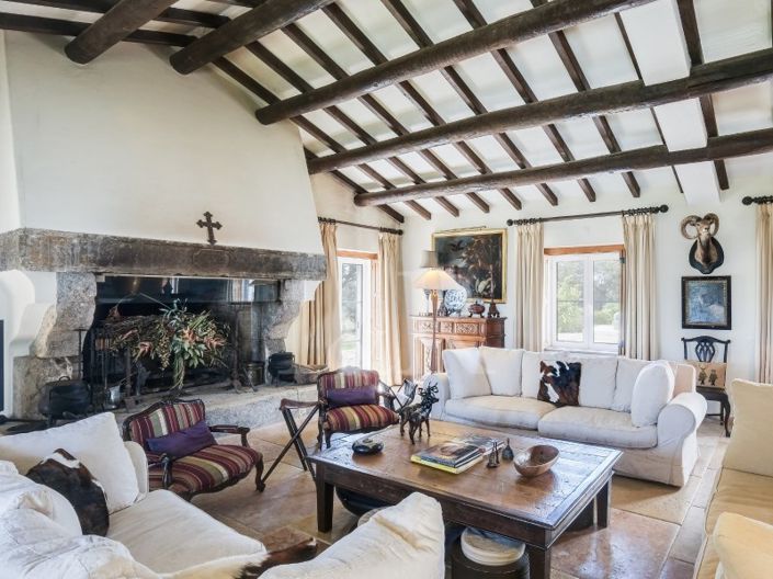 Image No.11-6 Bed Farmhouse for sale