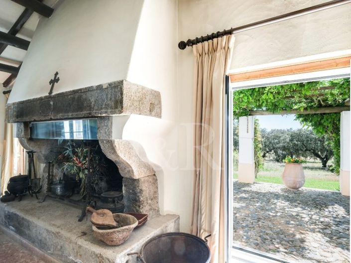 Image No.13-6 Bed Farmhouse for sale