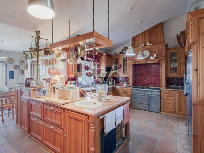 Image No.23-6 Bed Farmhouse for sale