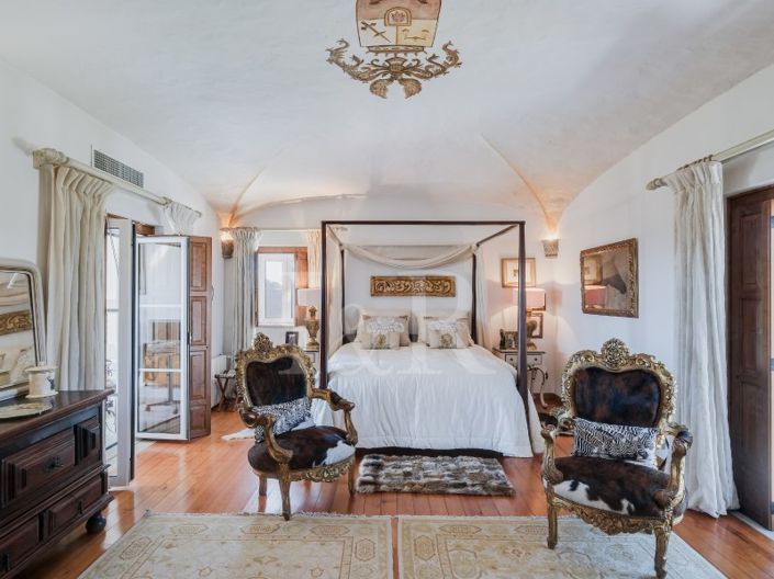 Image No.43-6 Bed Farmhouse for sale