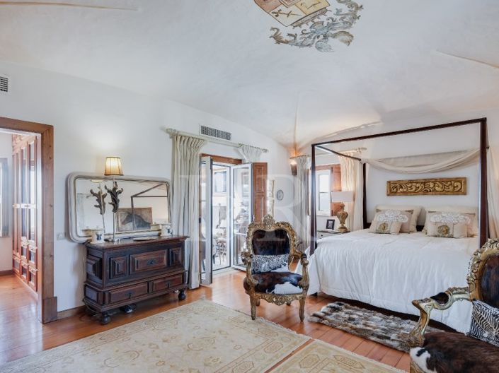 Image No.44-6 Bed Farmhouse for sale