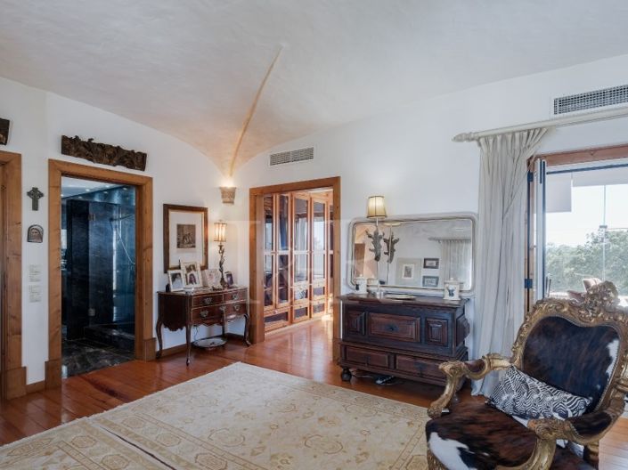 Image No.45-6 Bed Farmhouse for sale