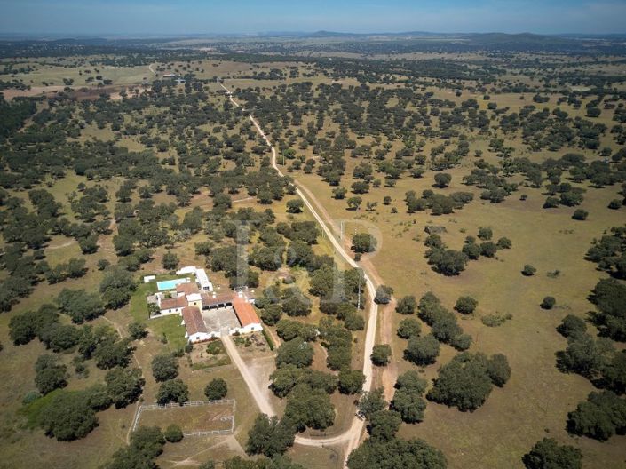 Image No.61-6 Bed Farmhouse for sale