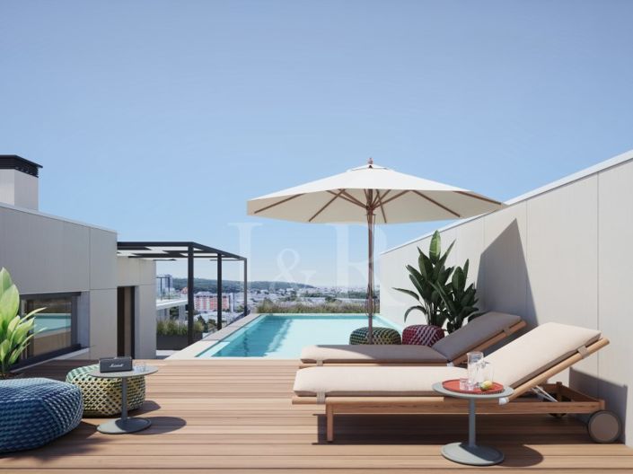 Image No.1-4 Bed Apartment for sale
