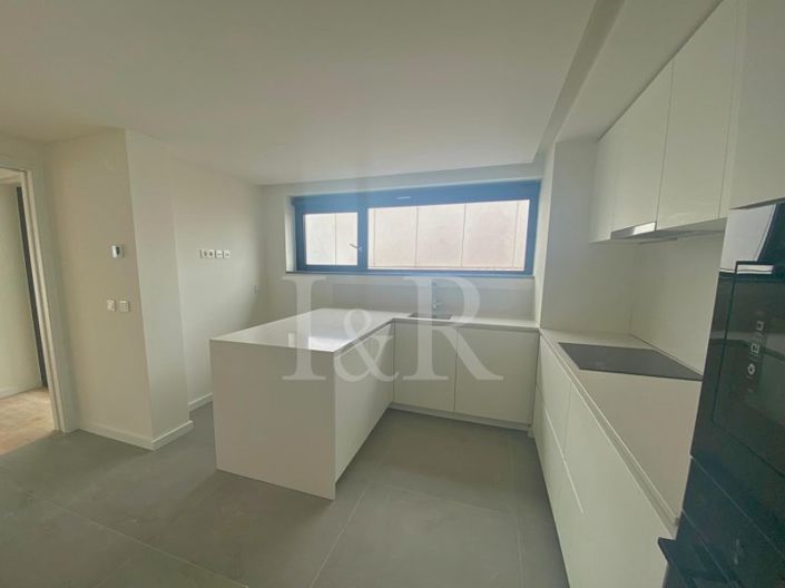 Image No.10-4 Bed Apartment for sale