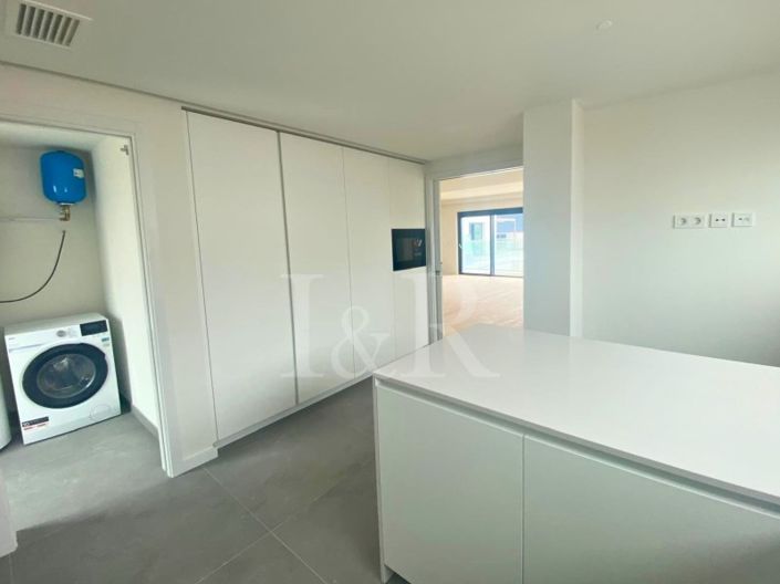 Image No.12-4 Bed Apartment for sale