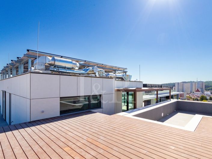 Image No.2-4 Bed Apartment for sale