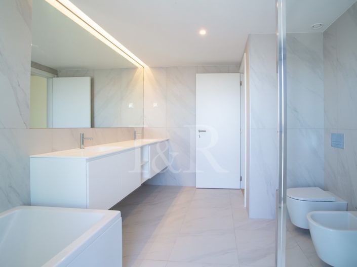 Image No.25-4 Bed Apartment for sale