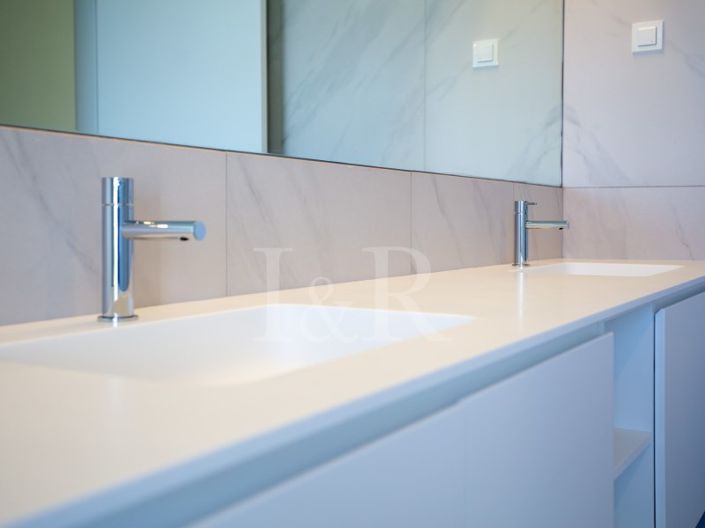 Image No.26-4 Bed Apartment for sale