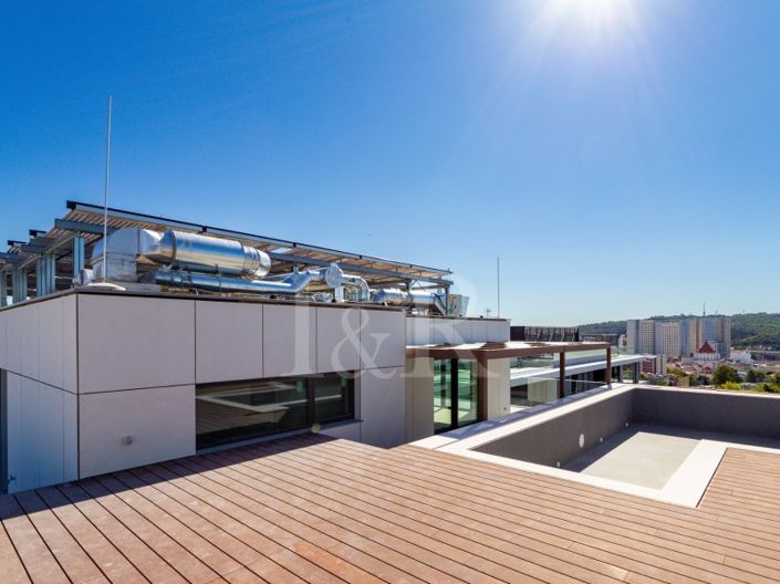 Image No.33-4 Bed Apartment for sale