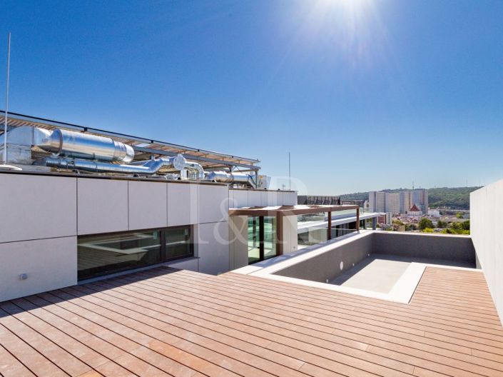 Image No.35-4 Bed Apartment for sale