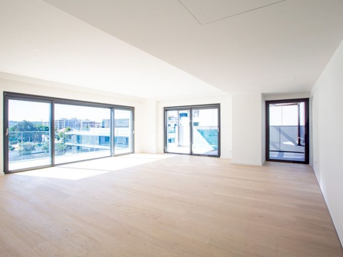 Image No.8-4 Bed Apartment for sale