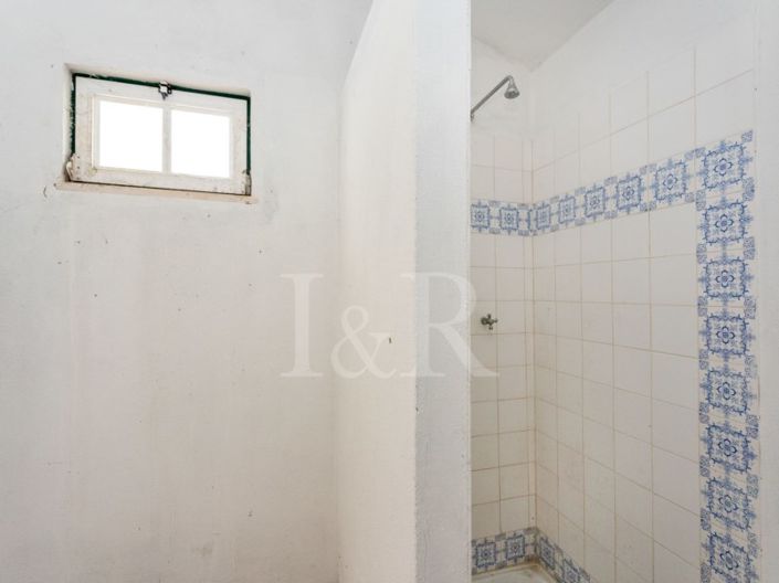 Image No.14-7 Bed Farmhouse for sale