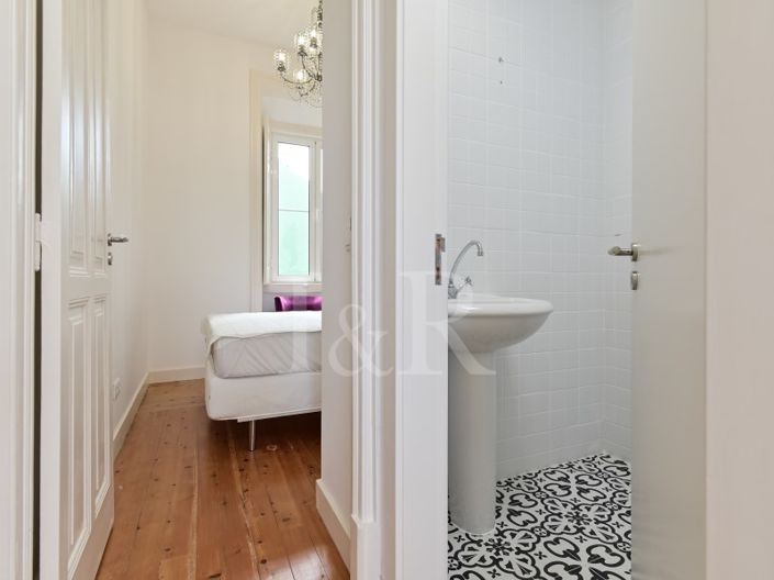 Image No.13-9 Bed House for sale