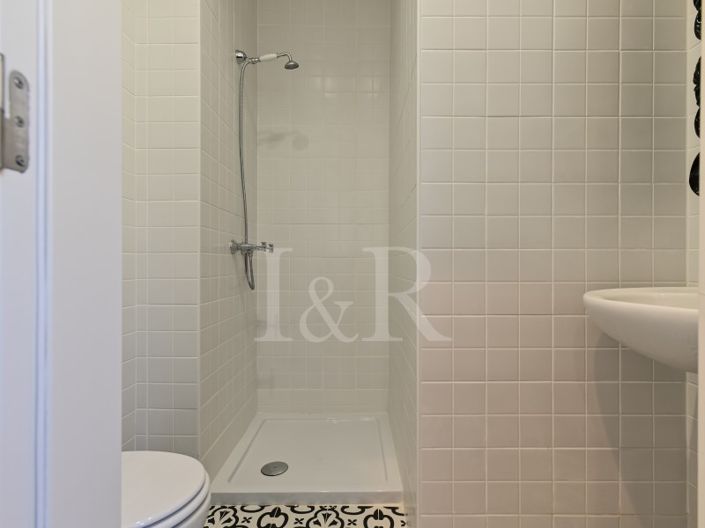 Image No.25-9 Bed House for sale