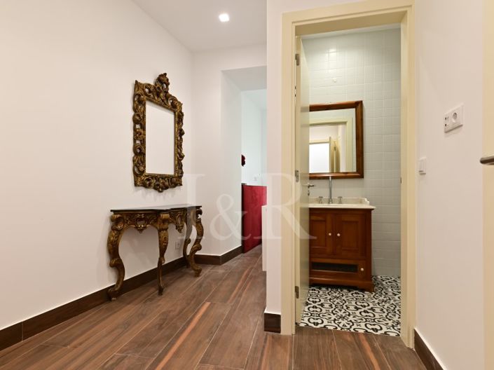 Image No.27-9 Bed House for sale