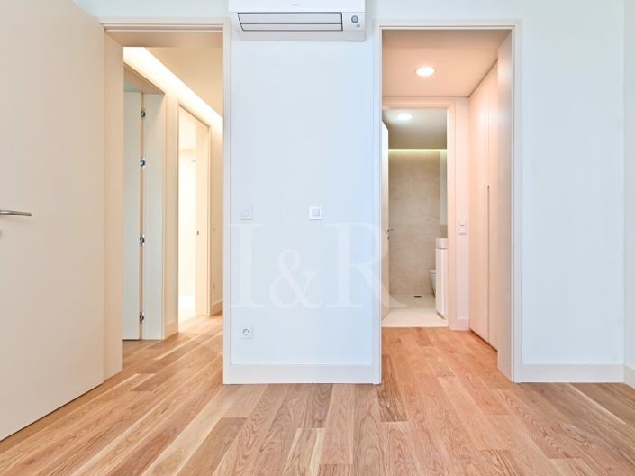 Image No.12-2 Bed Apartment for sale