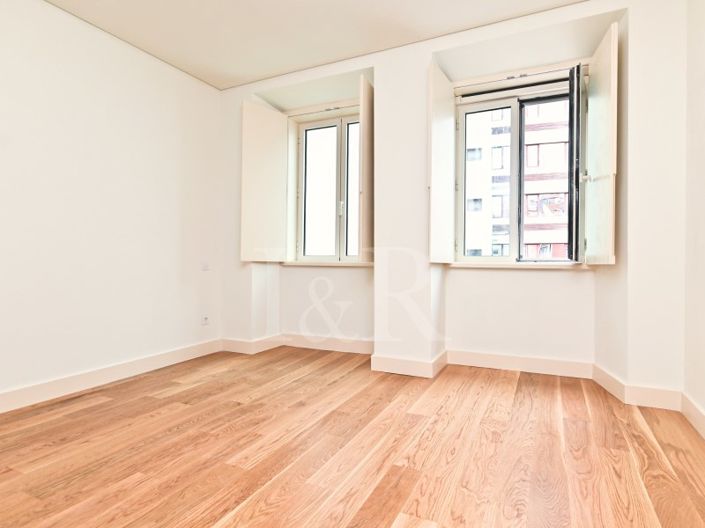 Image No.13-2 Bed Apartment for sale