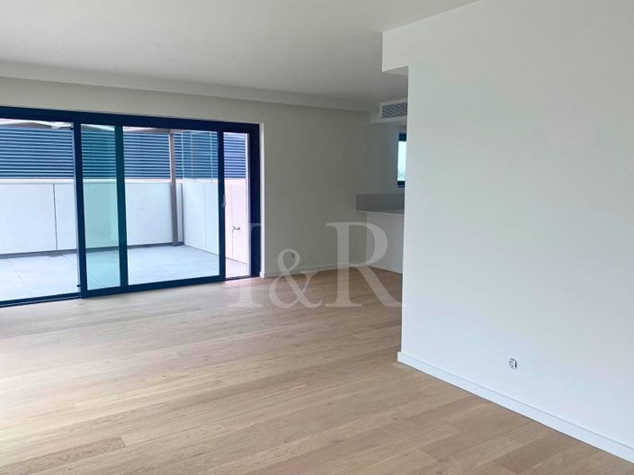 Image No.10-4 Bed Apartment for sale