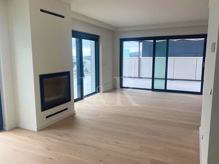 Image No.9-4 Bed Apartment for sale