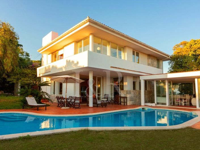 Image No.1-4 Bed House for sale