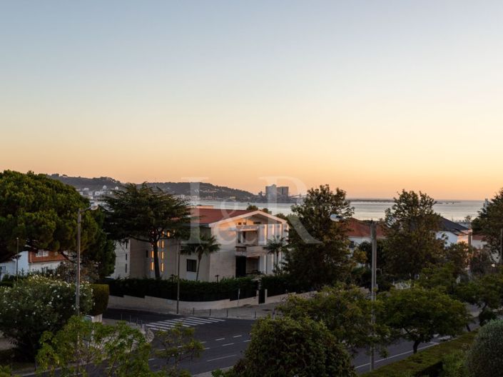 Image No.11-4 Bed House for sale