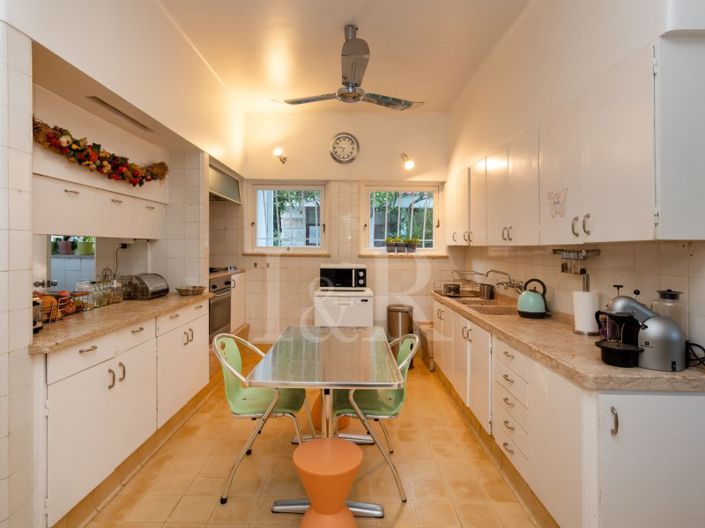 Image No.14-4 Bed House for sale