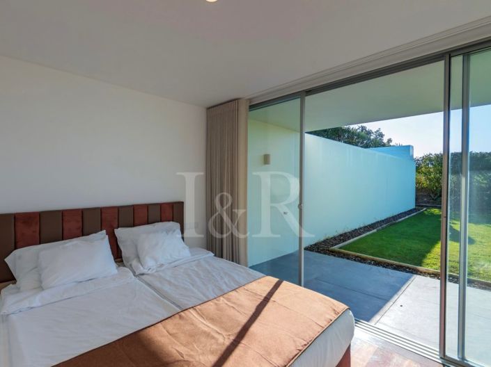 Image No.8-4 Bed House for sale