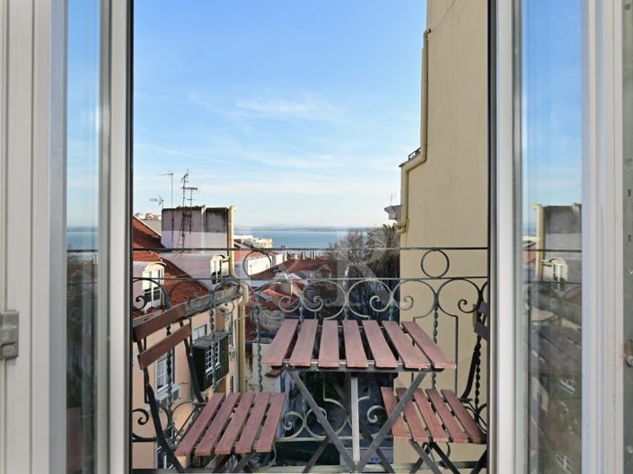 Image No.1-2 Bed Apartment for sale