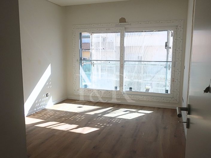 Image No.10-4 Bed Apartment for sale