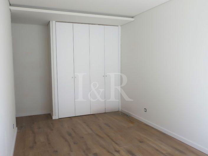 Image No.17-4 Bed Apartment for sale