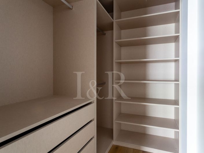 Image No.20-4 Bed Apartment for sale