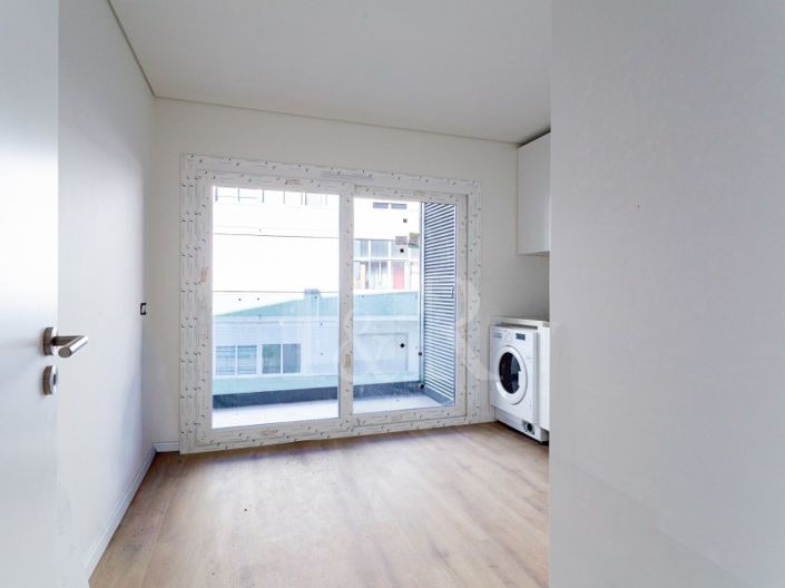 Image No.4-4 Bed Apartment for sale