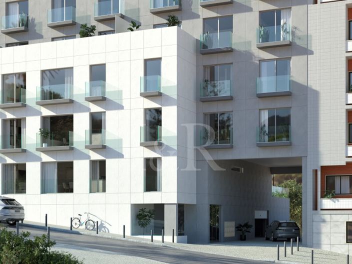 Image No.16-4 Bed Apartment for sale