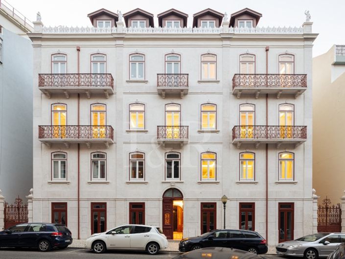 Image No.1-4 Bed Apartment for sale