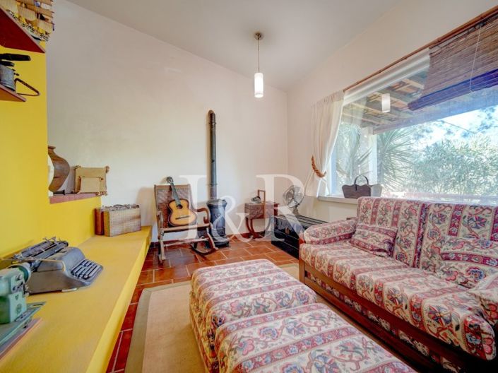 Image No.20-10 Bed Farmhouse for sale