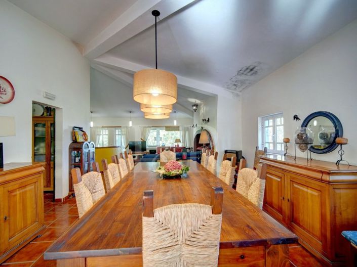 Image No.24-10 Bed Farmhouse for sale