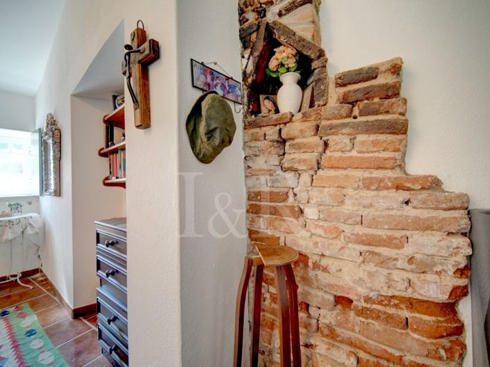 Image No.36-10 Bed Farmhouse for sale