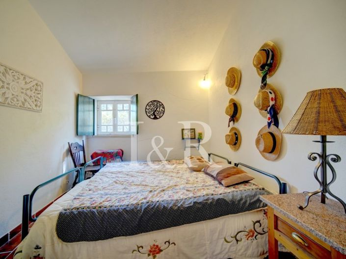 Image No.37-10 Bed Farmhouse for sale