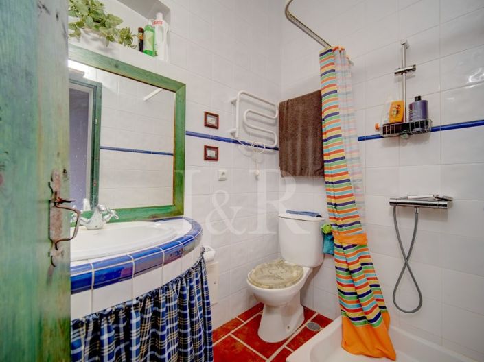 Image No.38-10 Bed Farmhouse for sale