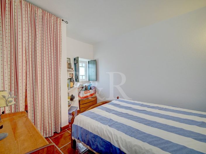 Image No.49-10 Bed Farmhouse for sale