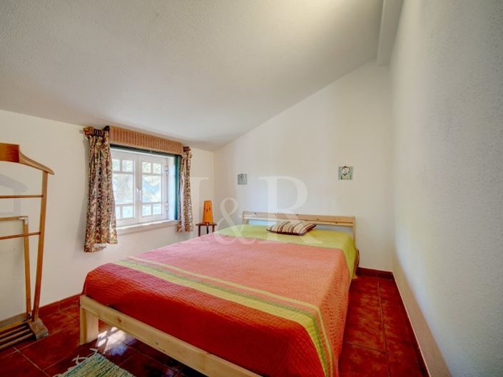 Image No.57-10 Bed Farmhouse for sale