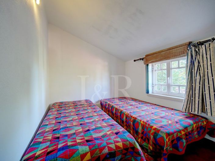 Image No.58-10 Bed Farmhouse for sale