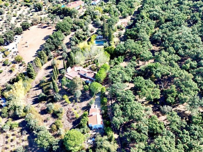 Image No.66-10 Bed Farmhouse for sale