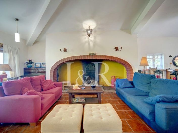 Image No.68-10 Bed Farmhouse for sale