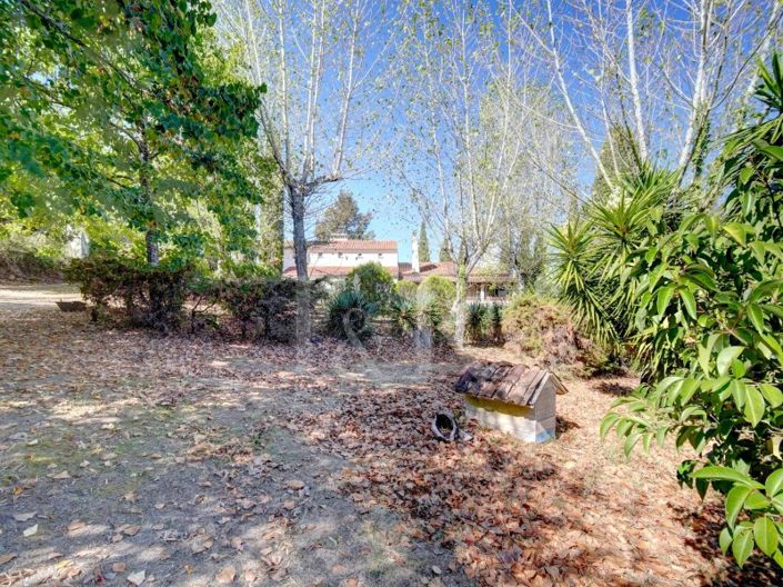 Image No.71-10 Bed Farmhouse for sale