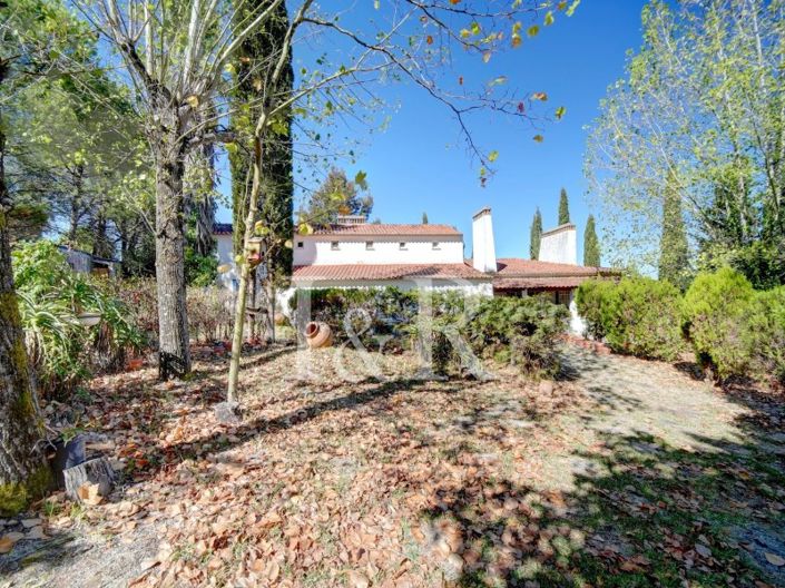 Image No.8-10 Bed Farmhouse for sale